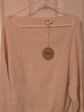 BiBi Lightweight Scoop Neck Sweater in Cream